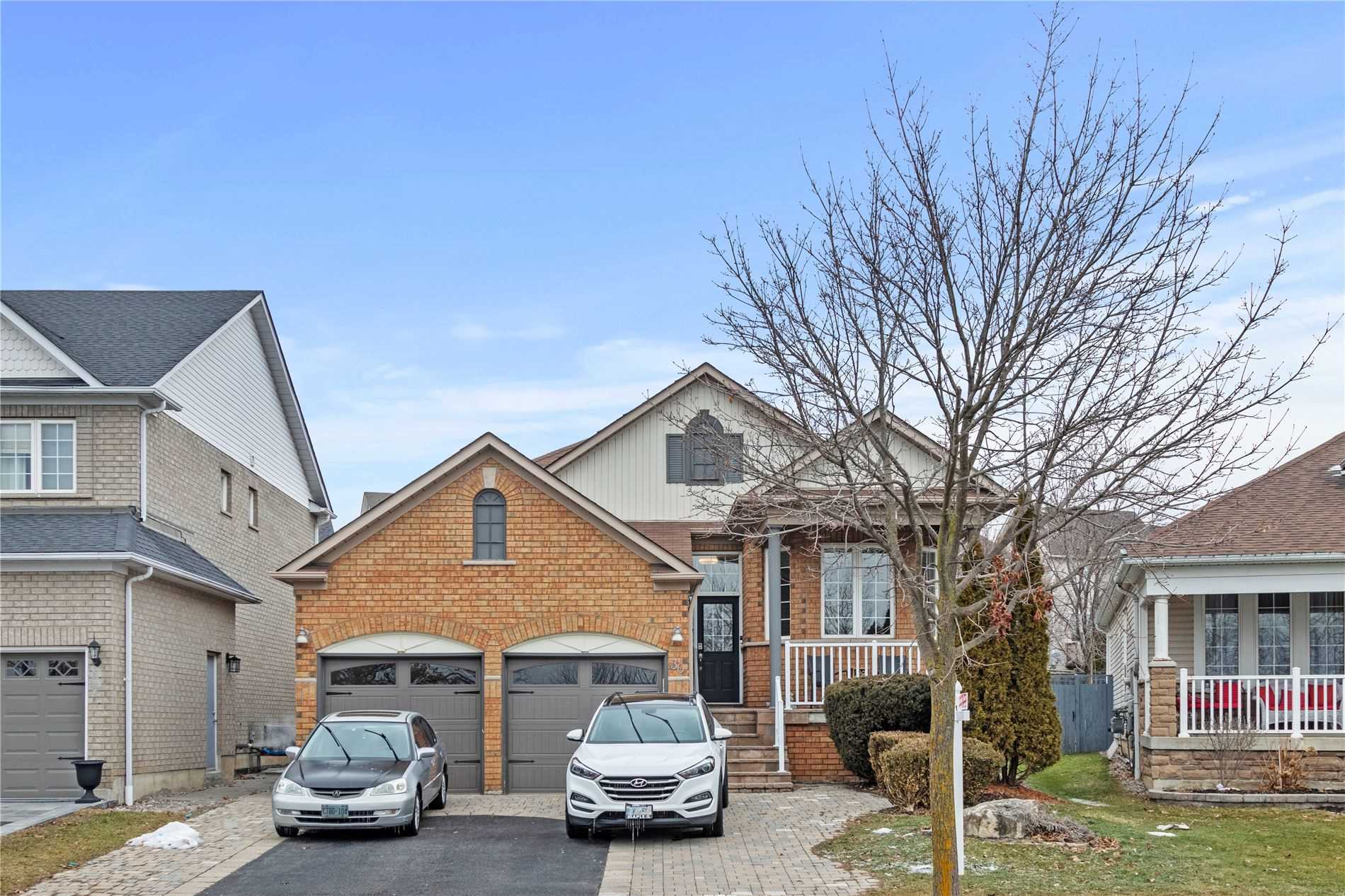 30 Amanda Ave N