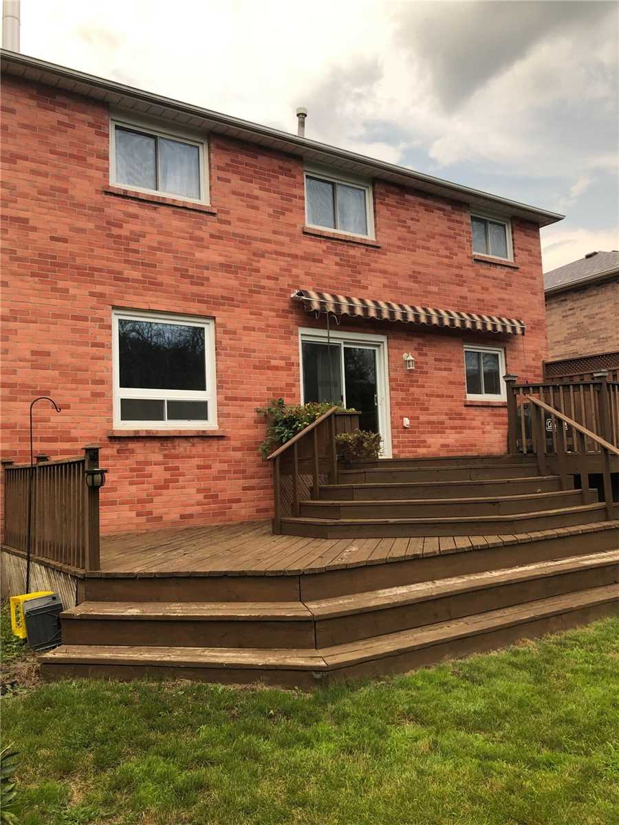 60 Cluett Dr