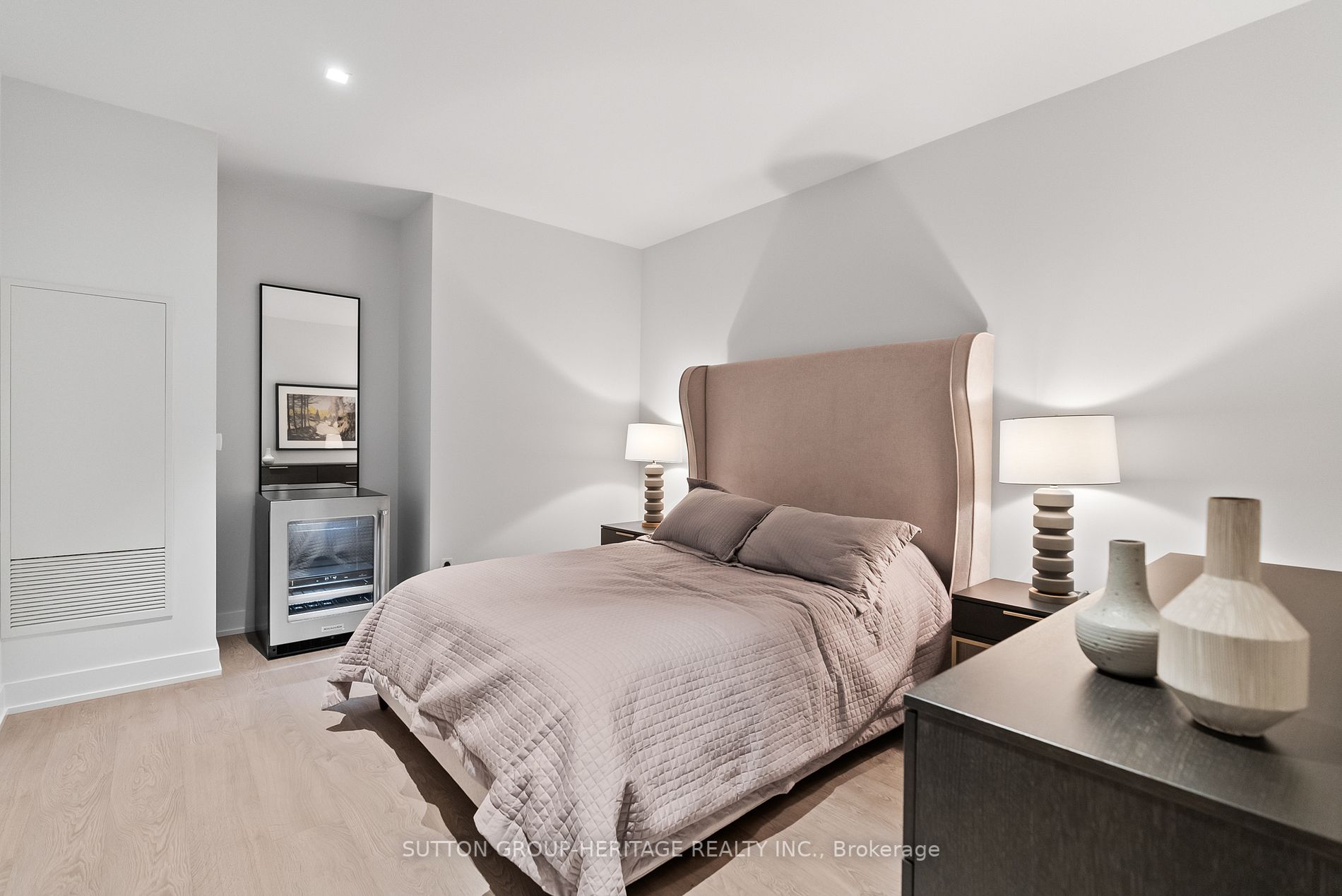 #2218 - 2550 Simcoe St N, Oshawa