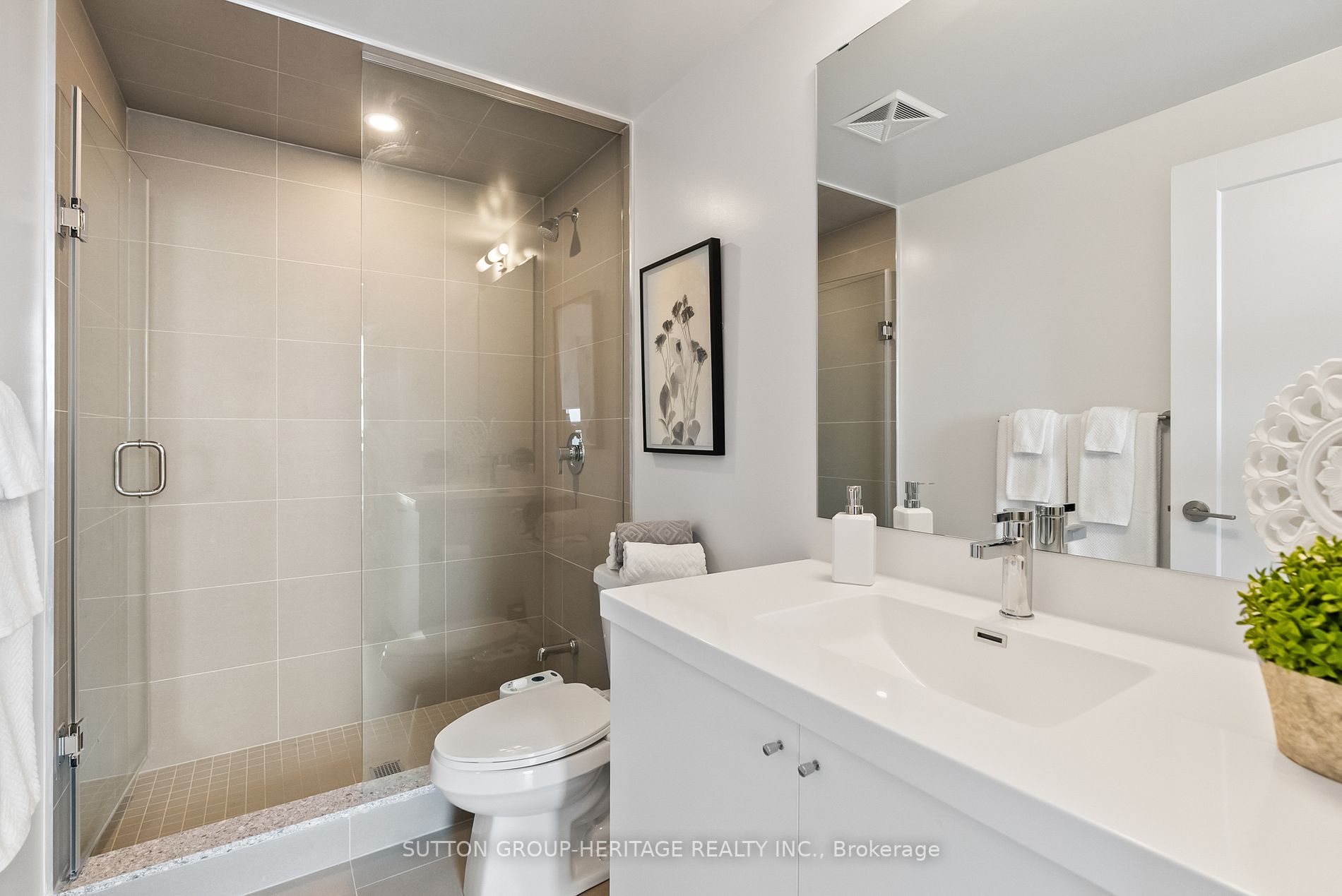 #2218 - 2550 Simcoe St N, Oshawa