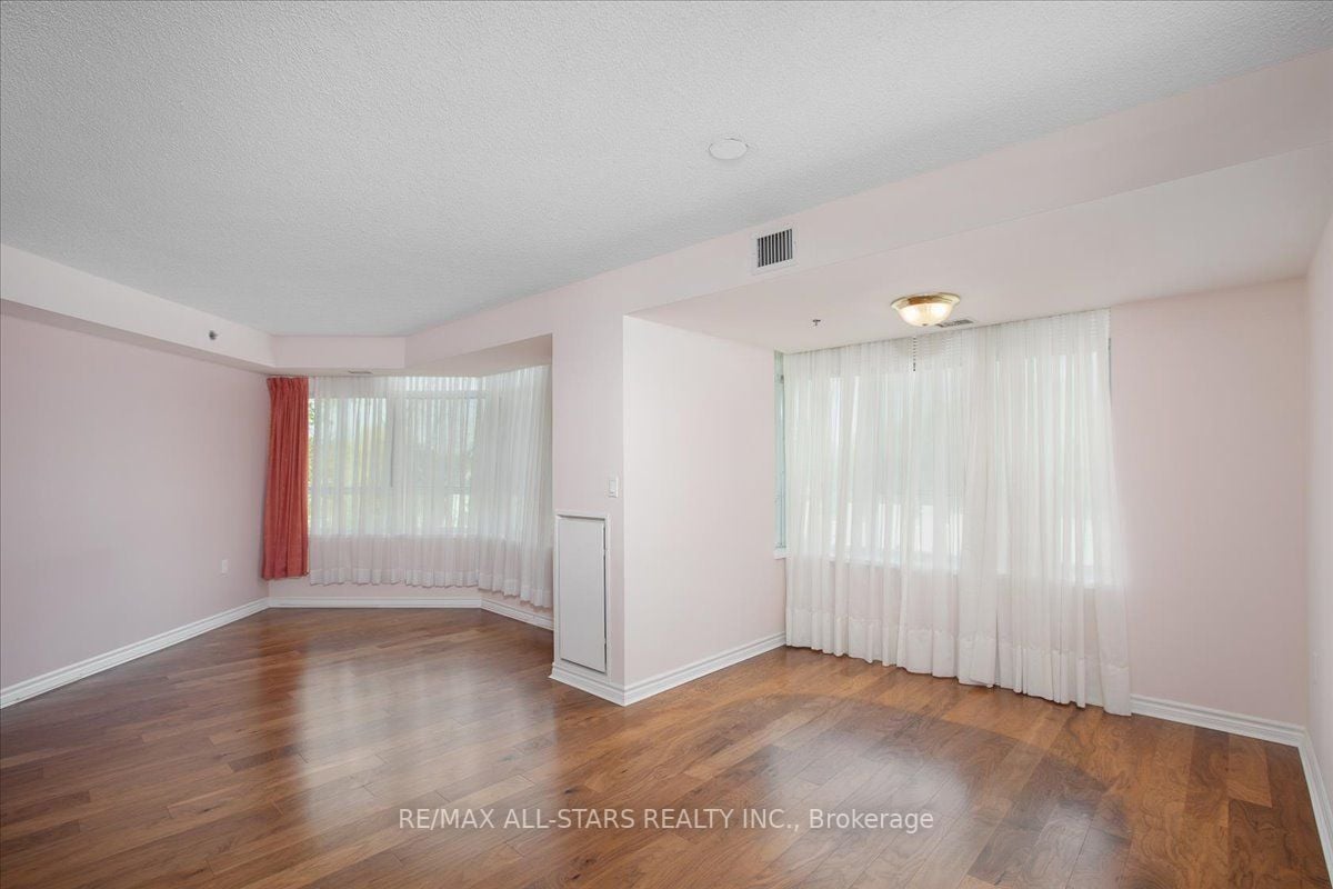 115 Bonis Ave, #413