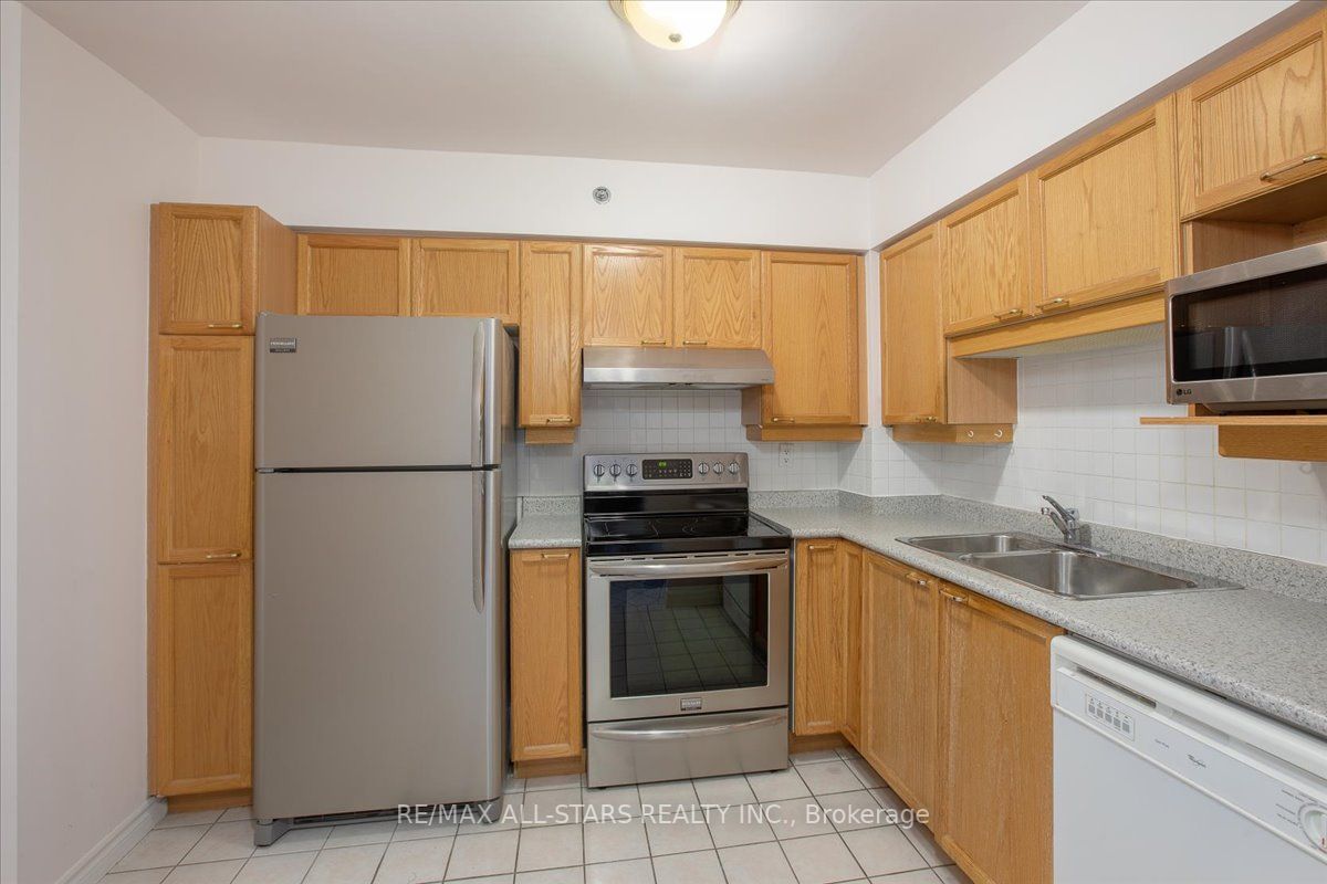 115 Bonis Ave, #413