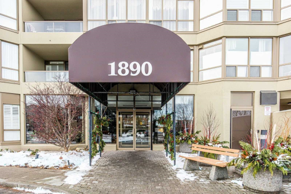 1890 Valley Farm Rd, Pickering