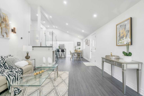 2 Ladysbridge Dr, Toronto