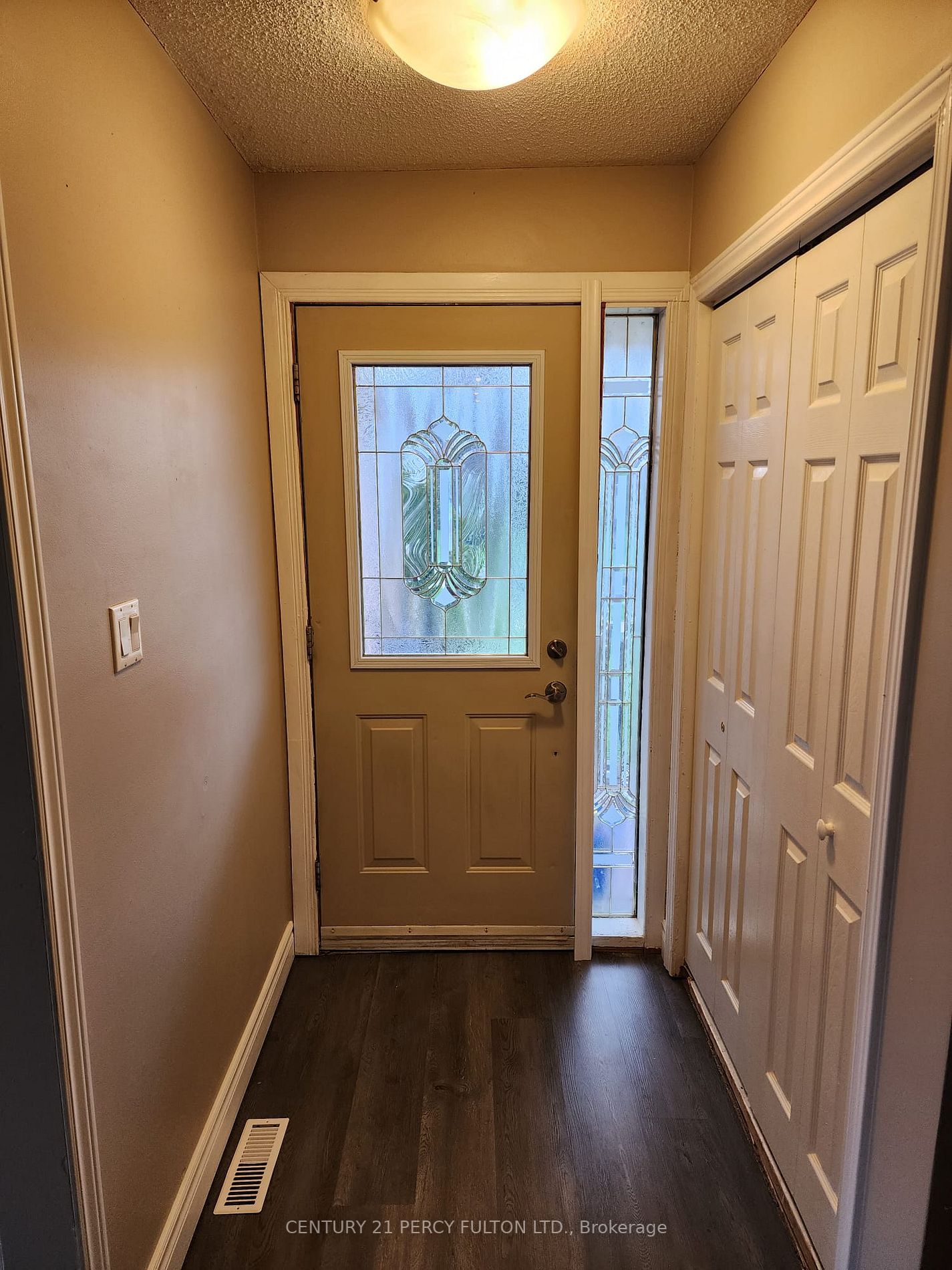 38 Gilmour Dr