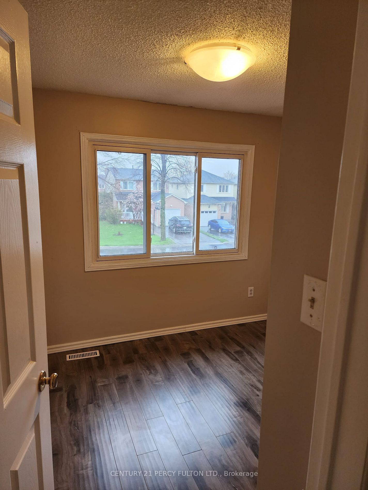 38 Gilmour Dr