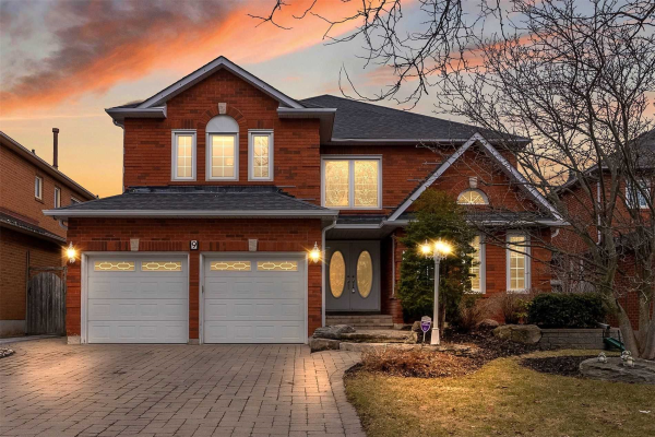 9 Watersdown Cres, Whitby
