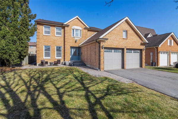 25 Catherine Dr, Whitby