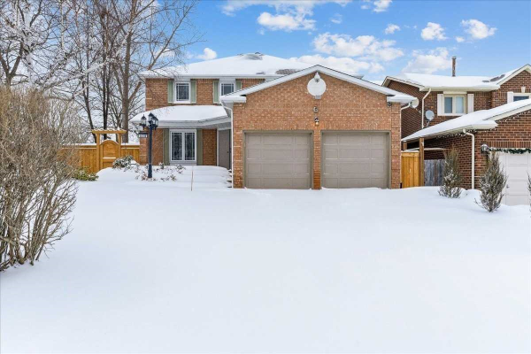 528 Steeple Hill, Pickering