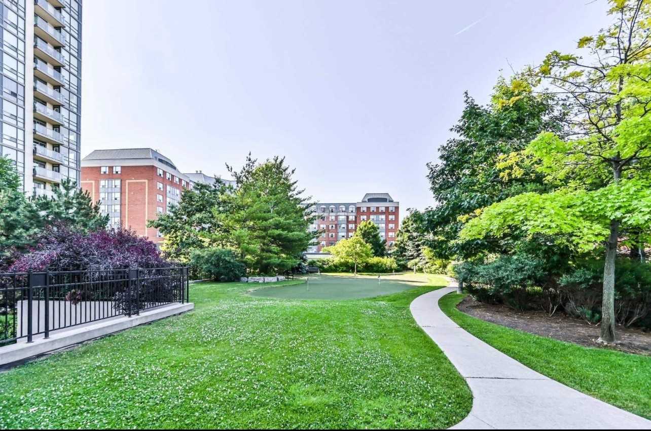 68 Grangeway Ave, #2208