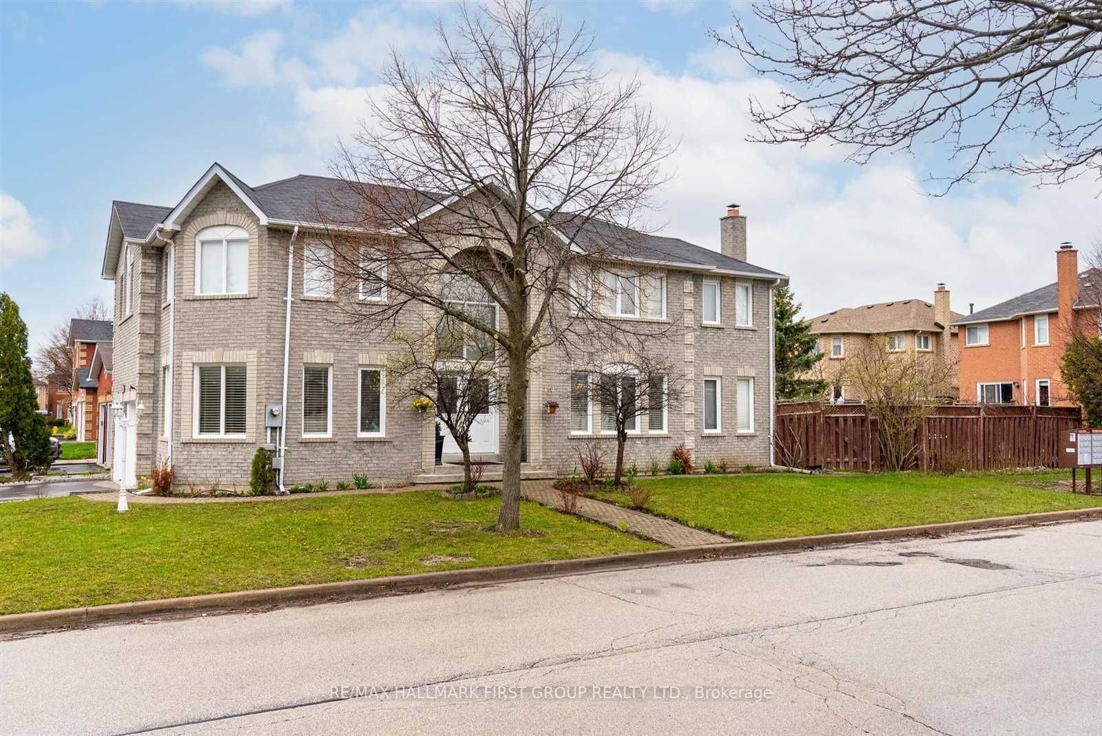 200 Mossbrook Sq