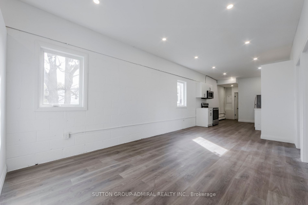 1930 Queen St E, Toronto
