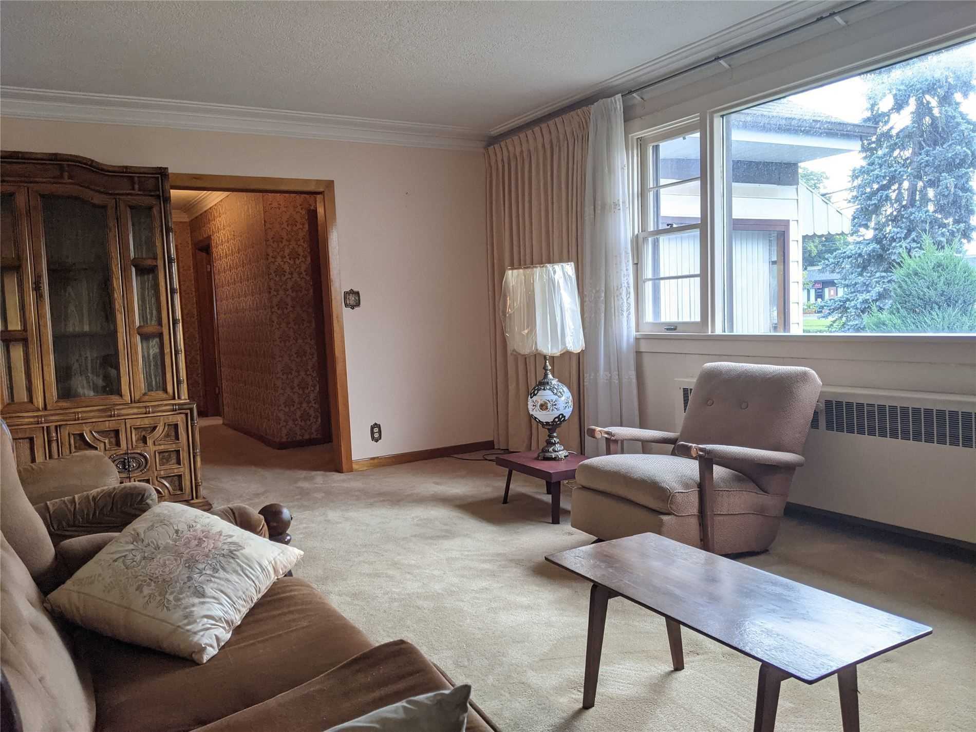 1482 Simcoe Street N