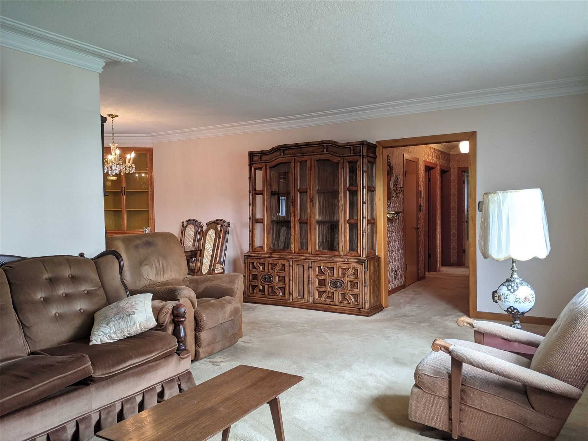 1482 Simcoe Street N