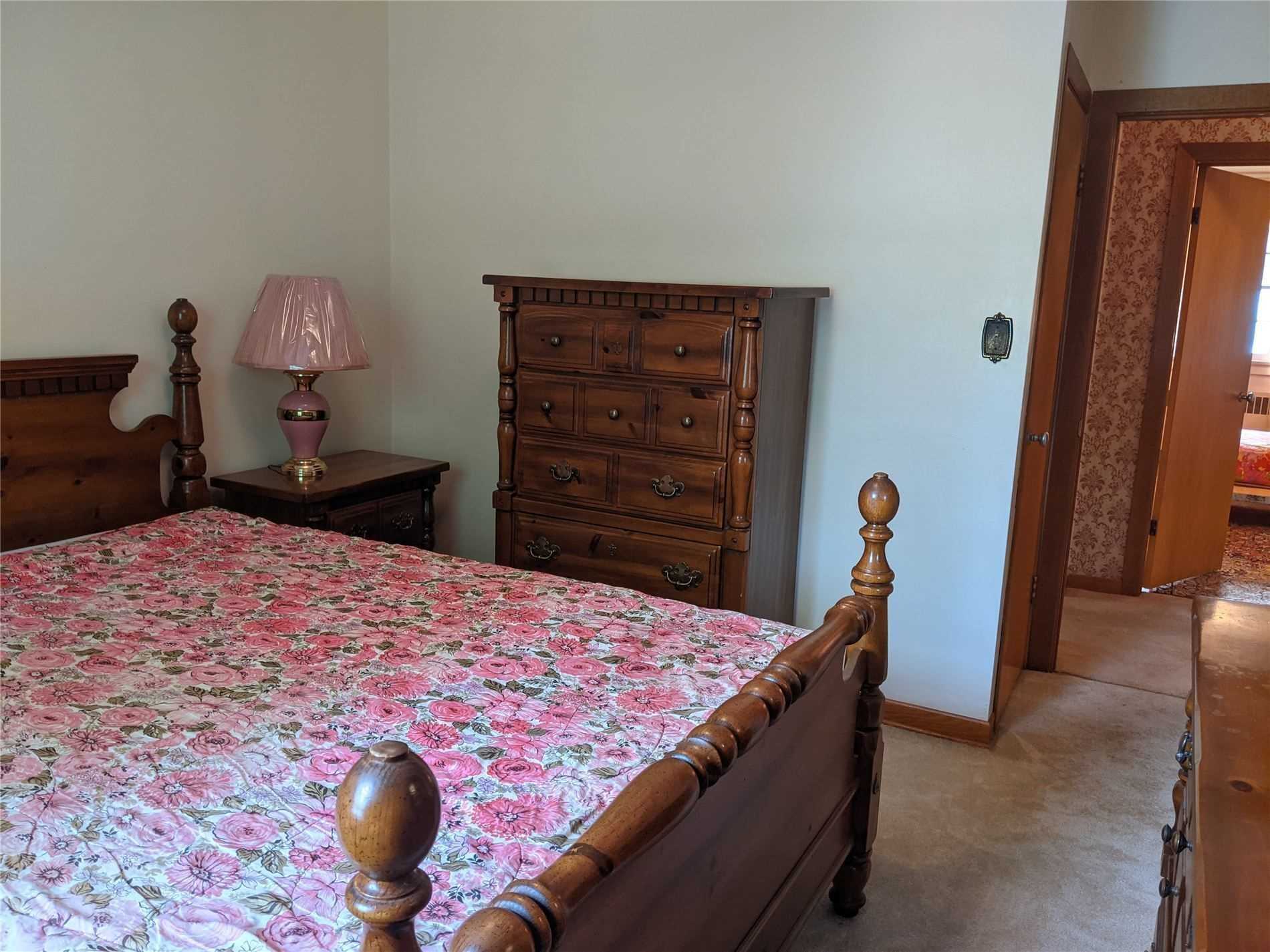 1482 Simcoe Street N