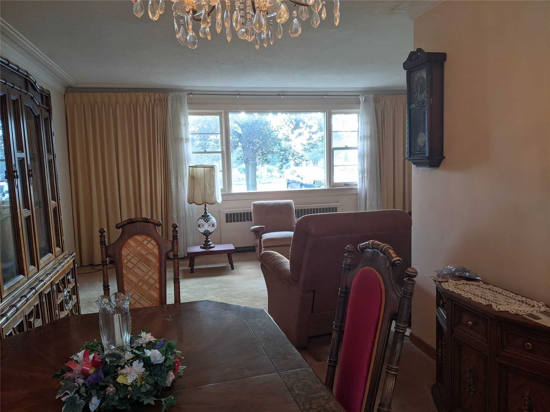 1482 Simcoe Street N