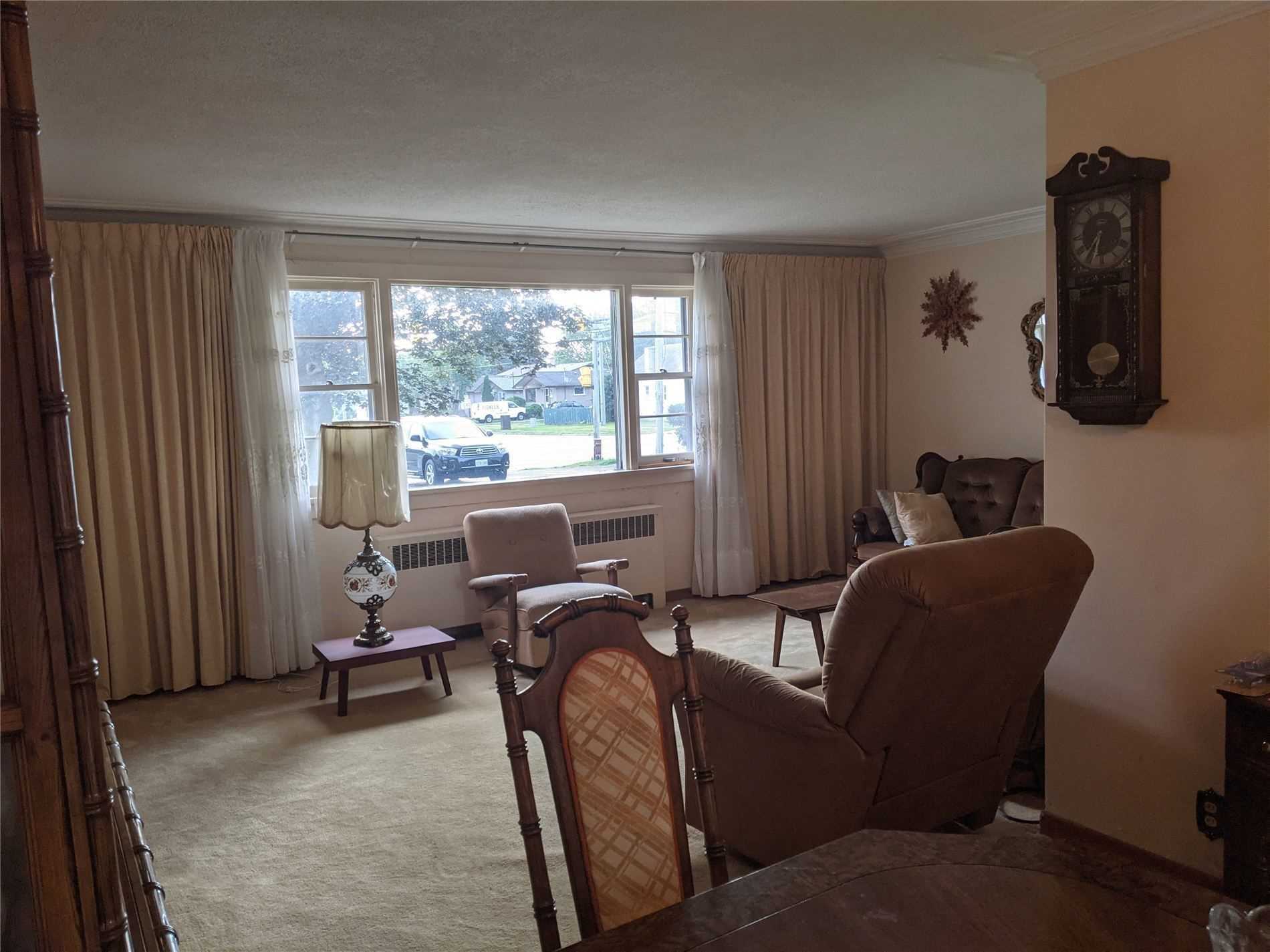 1482 Simcoe Street N