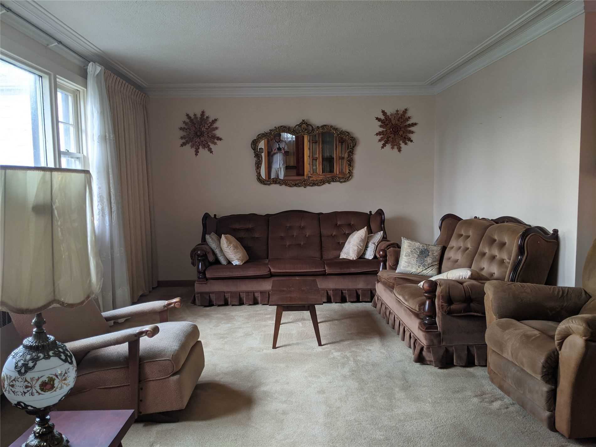 1482 Simcoe Street N