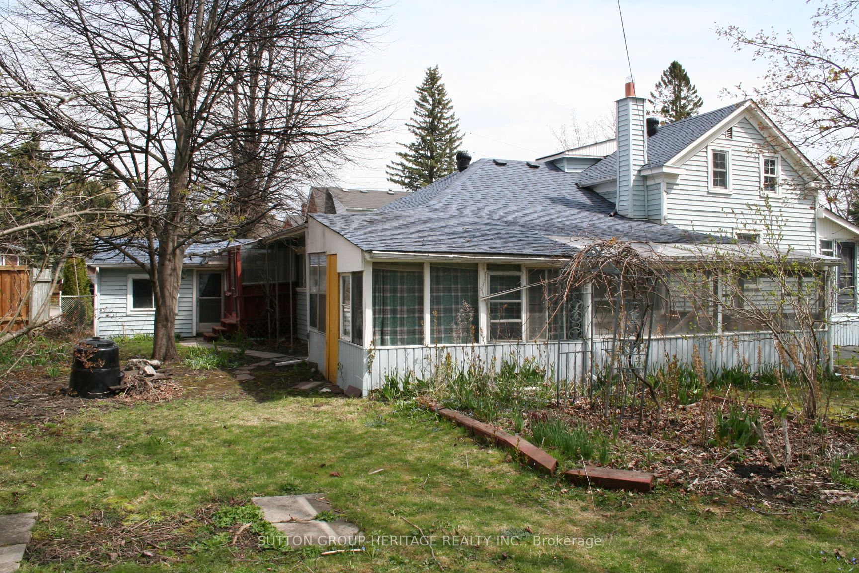 6 Brown St