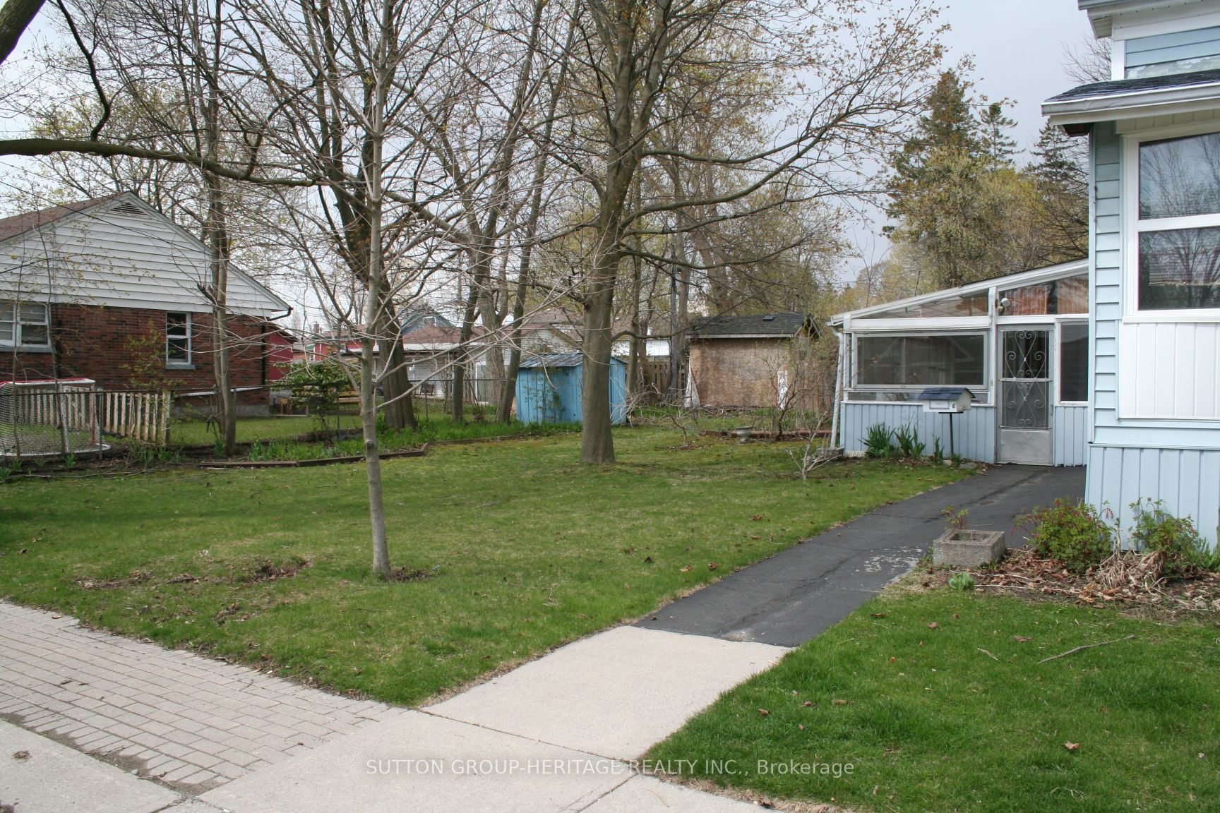 6 Brown St