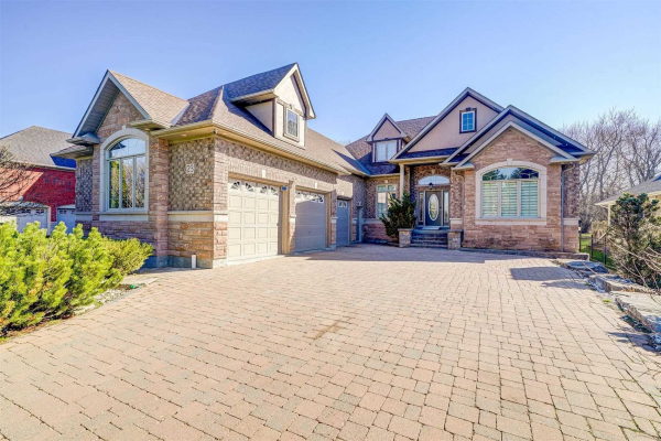 23 Hanover Crt, Whitby