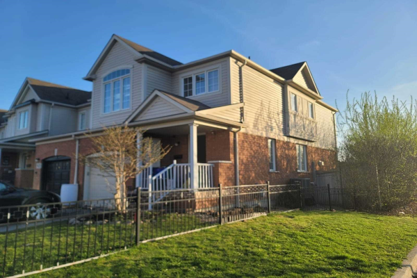 6 Bonello Cres, Whitby