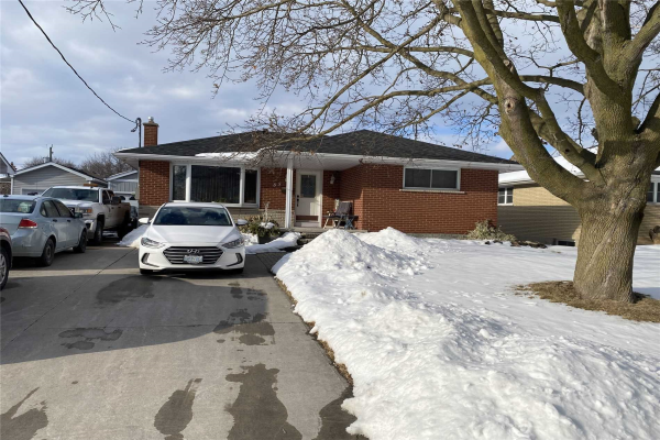 85 Parkway Cres, Clarington