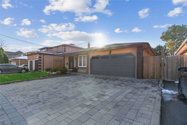574 Rosebank Rd, Pickering
