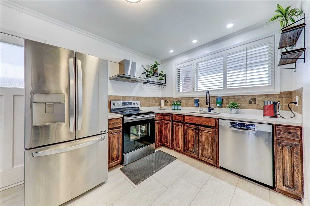1005 Walton Boulevard
