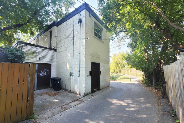 154R Galt Ave, Toronto
