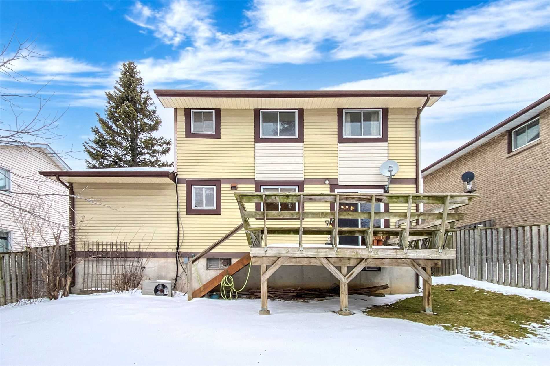 647 Capilano Crescent