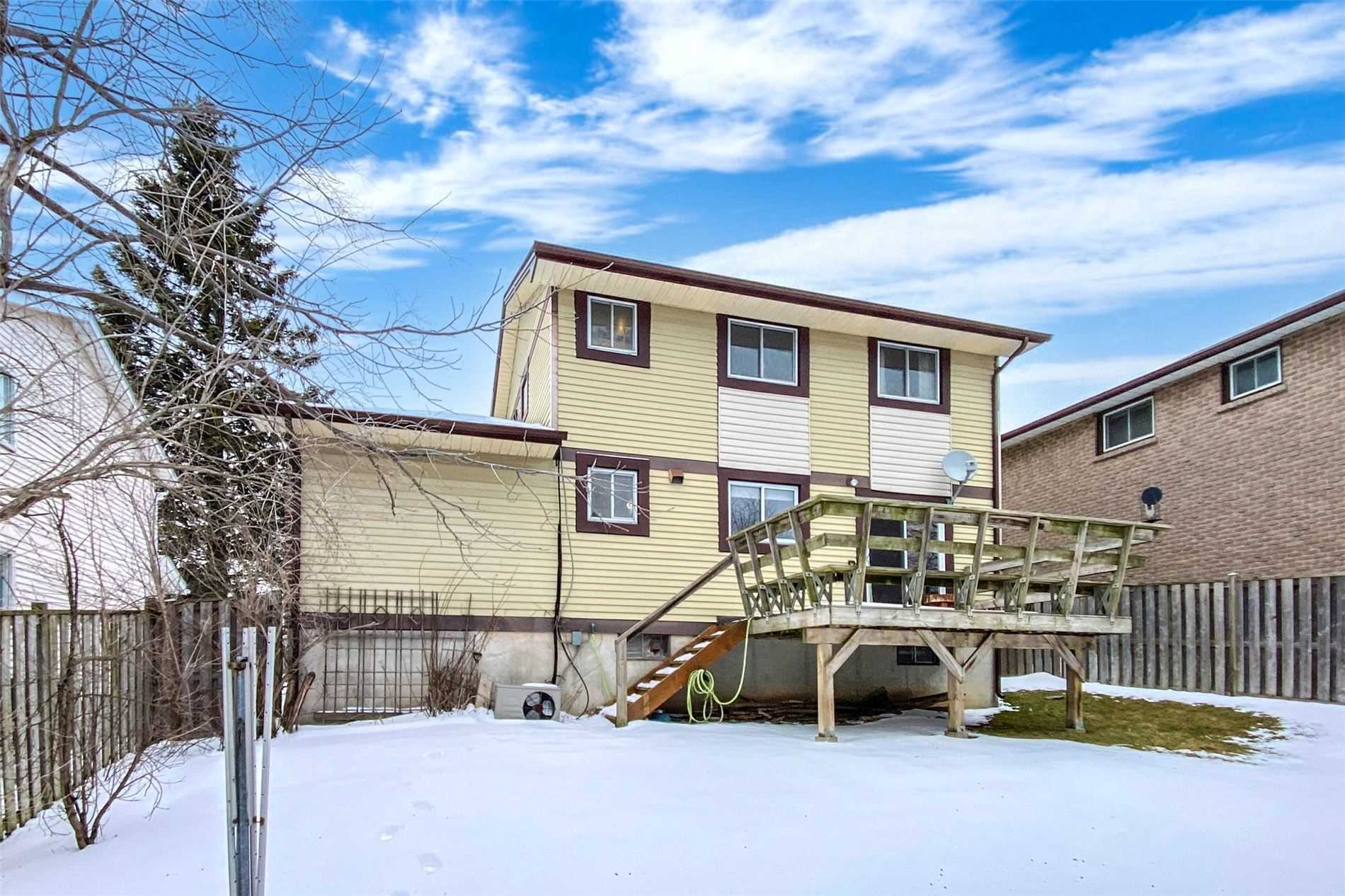 647 Capilano Crescent