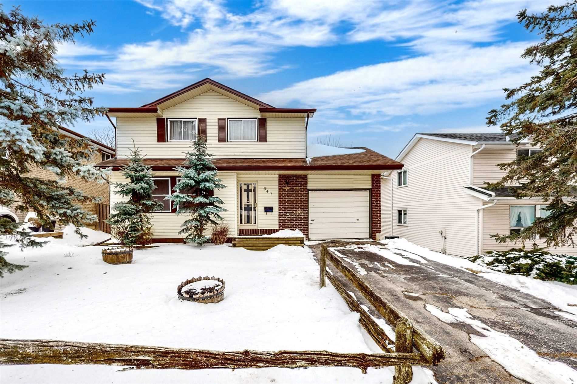 647 Capilano Crescent