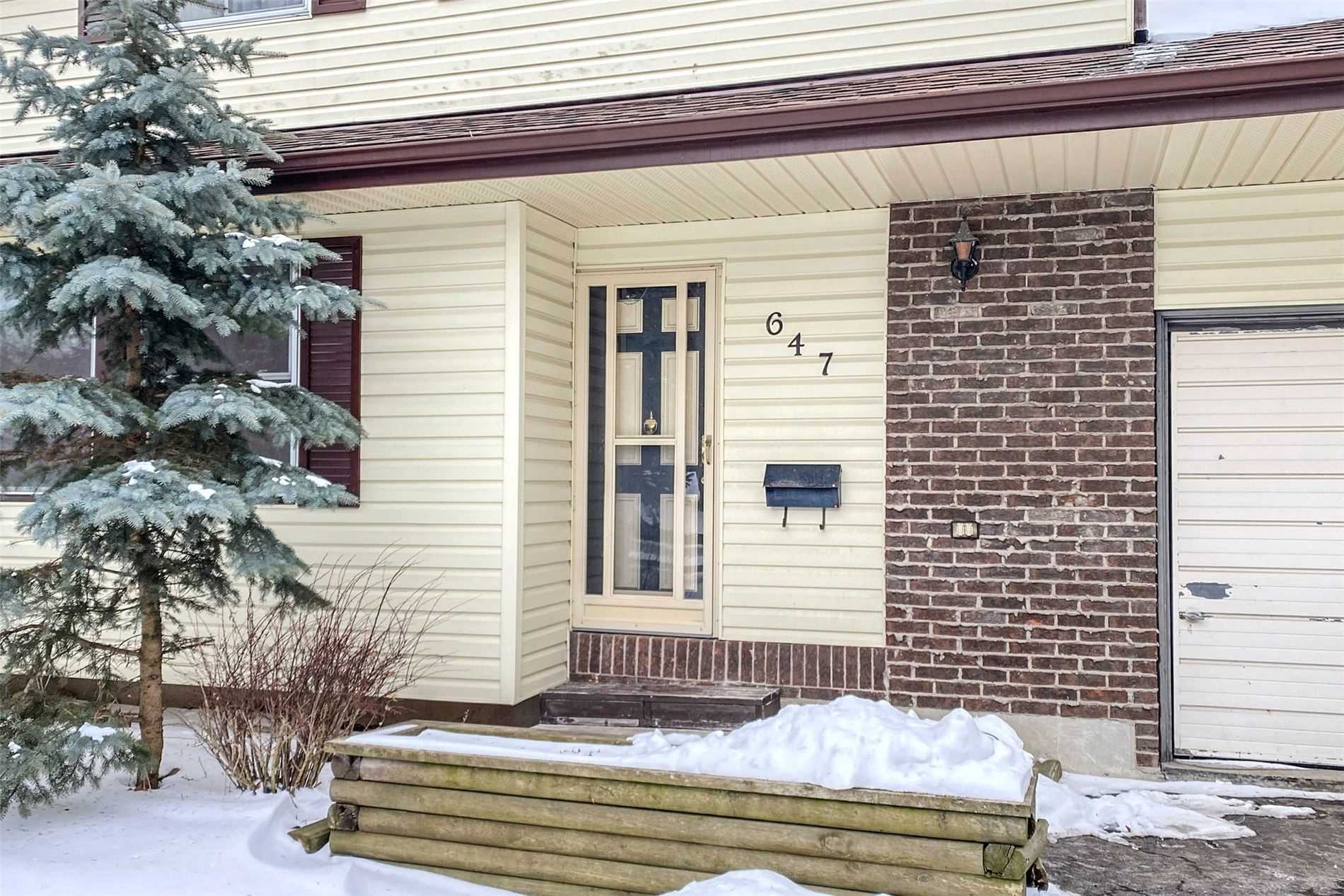 647 Capilano Crescent
