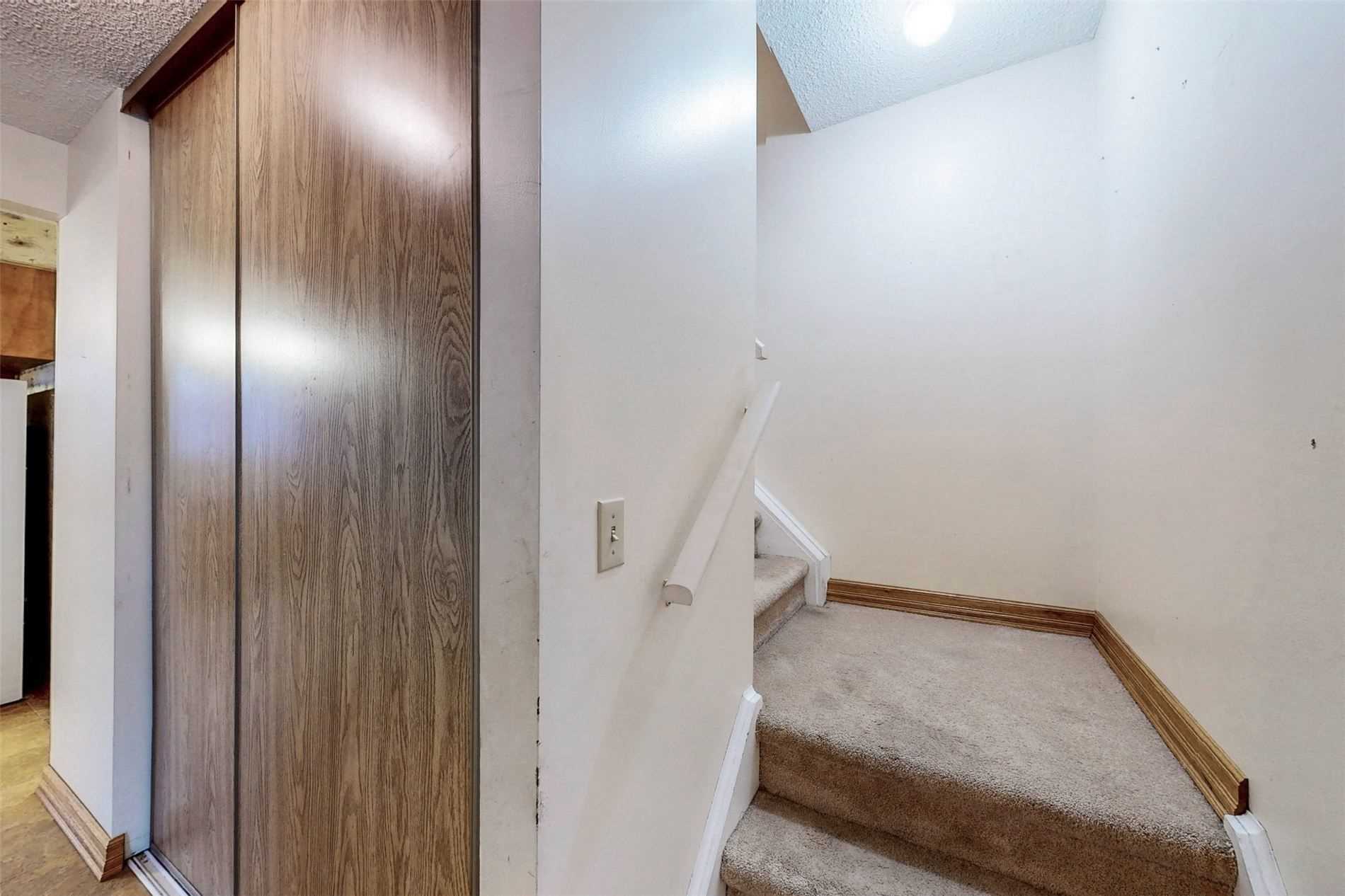 647 Capilano Crescent