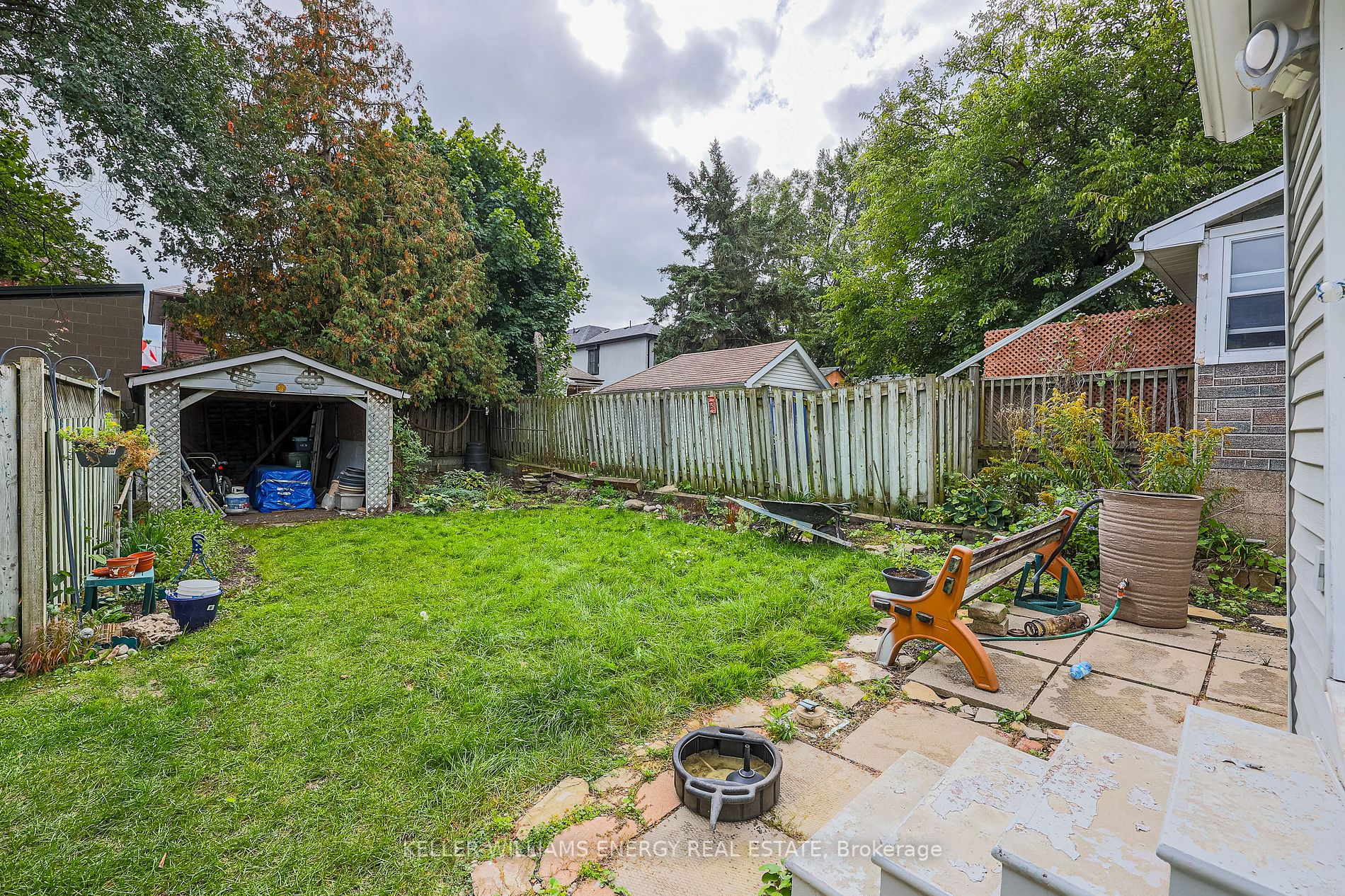 15 Westbrook Ave