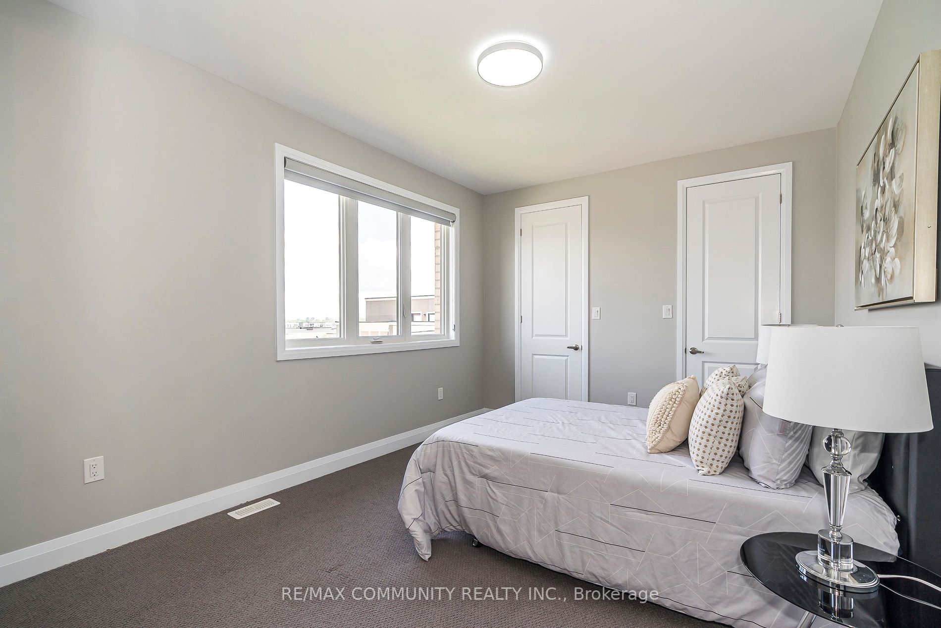 215 Port Darlington Rd