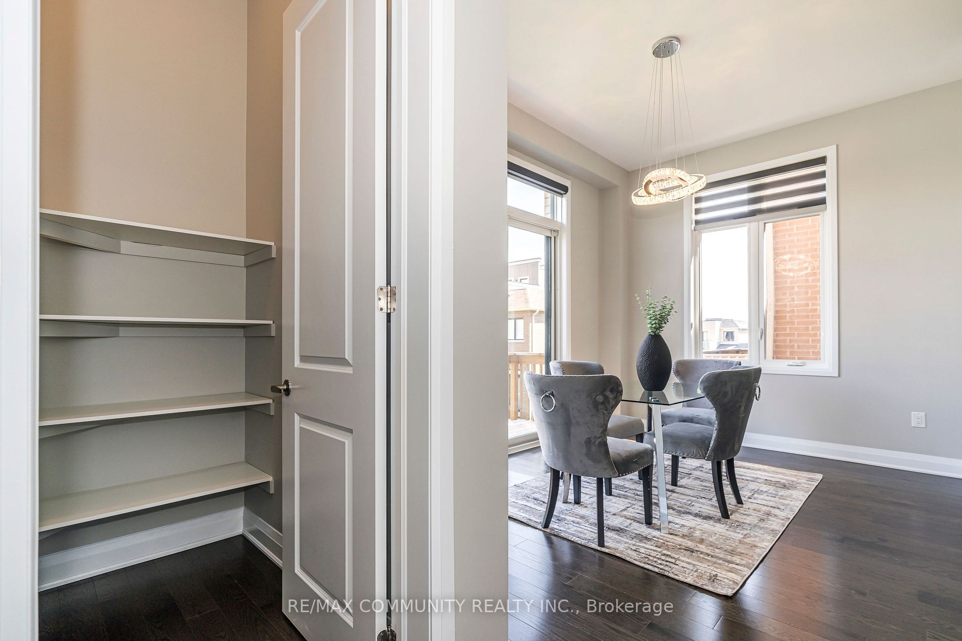 215 Port Darlington Rd