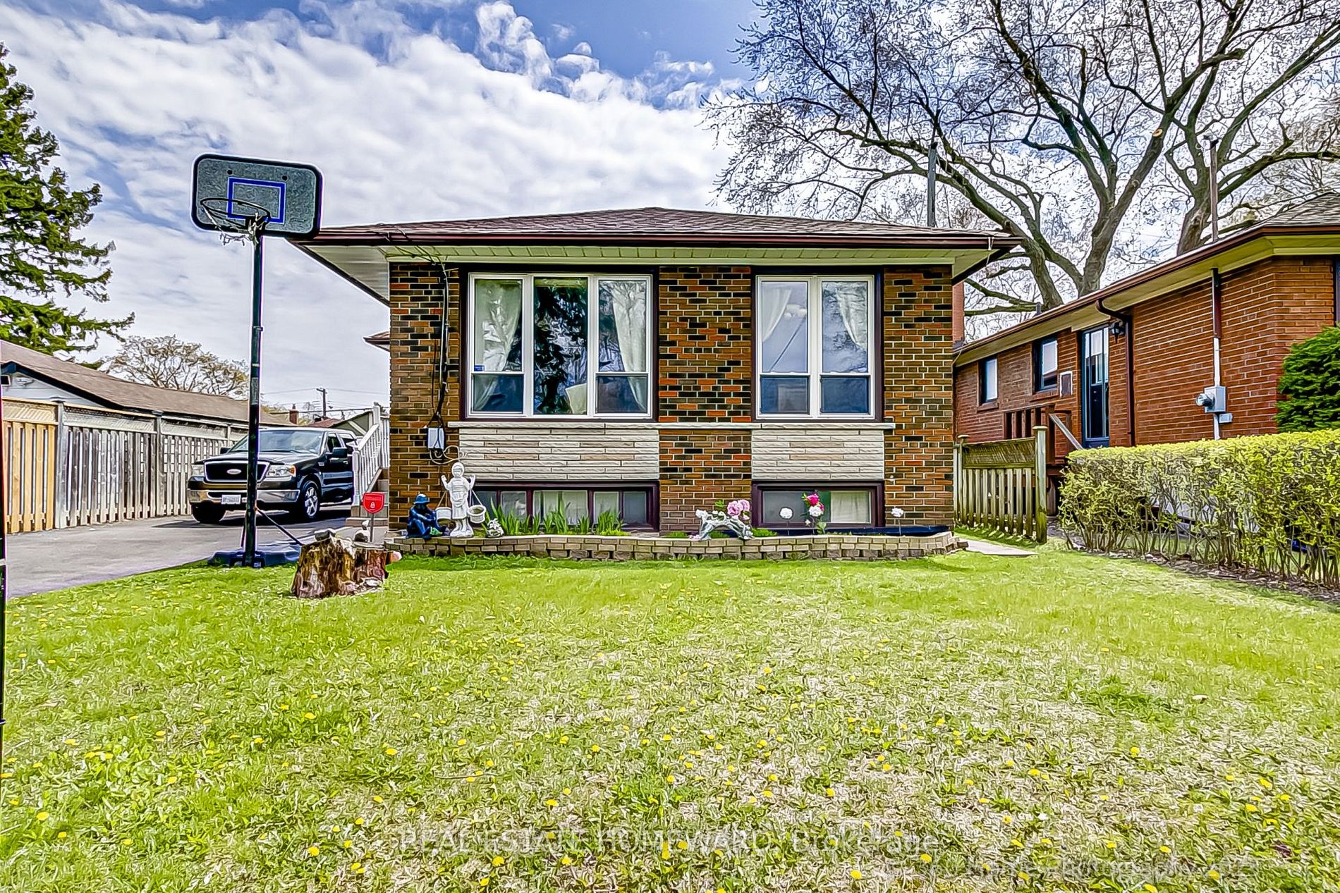 34 Melchior Dr