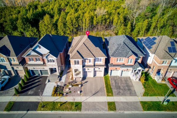 56 Promenade Dr, Whitby