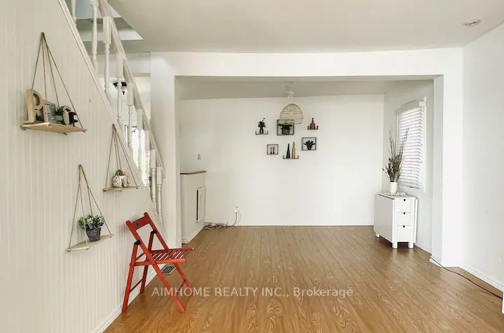 59 Muskoka Ave