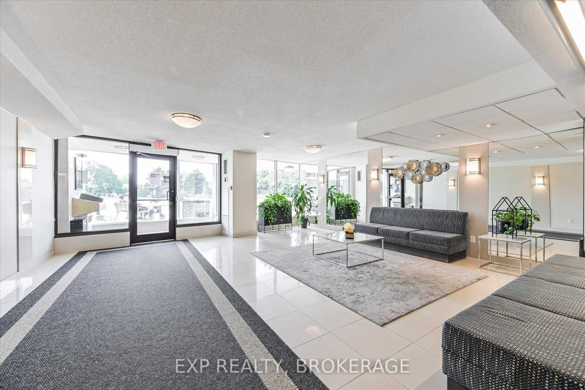 45 Huntingdale Blvd, #604