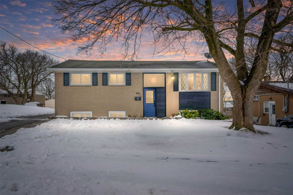 938 Greenwood Cres, Whitby
