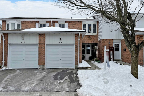 700 Harmony Rd N, Oshawa
