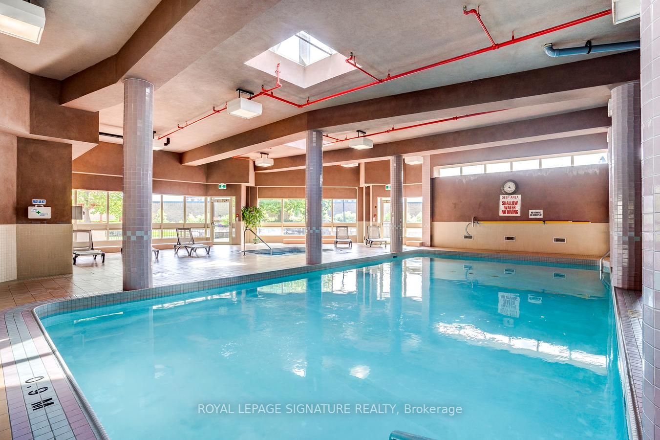 3233 Eglinton Avenue E #802