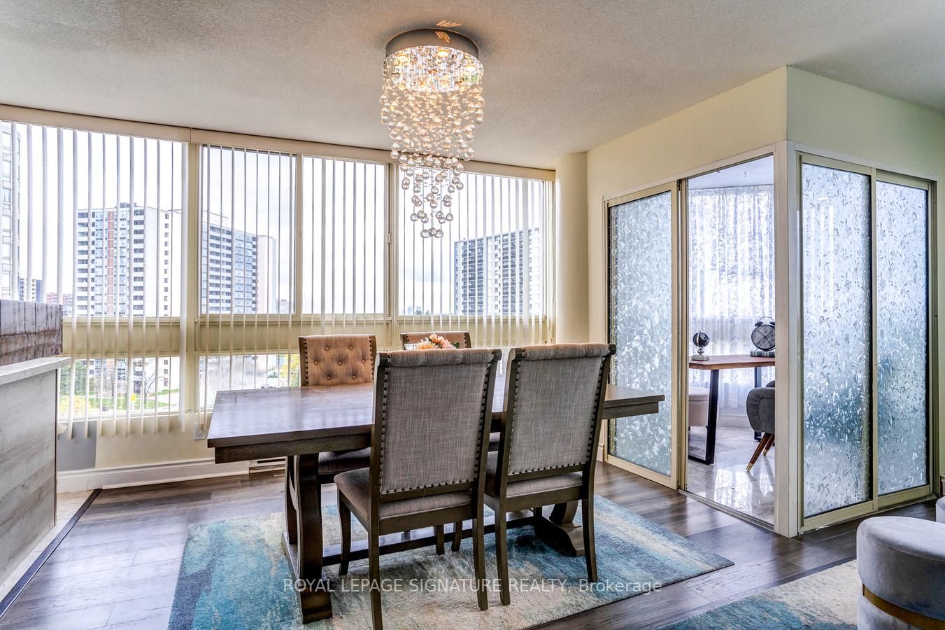 3233 Eglinton Avenue E #802