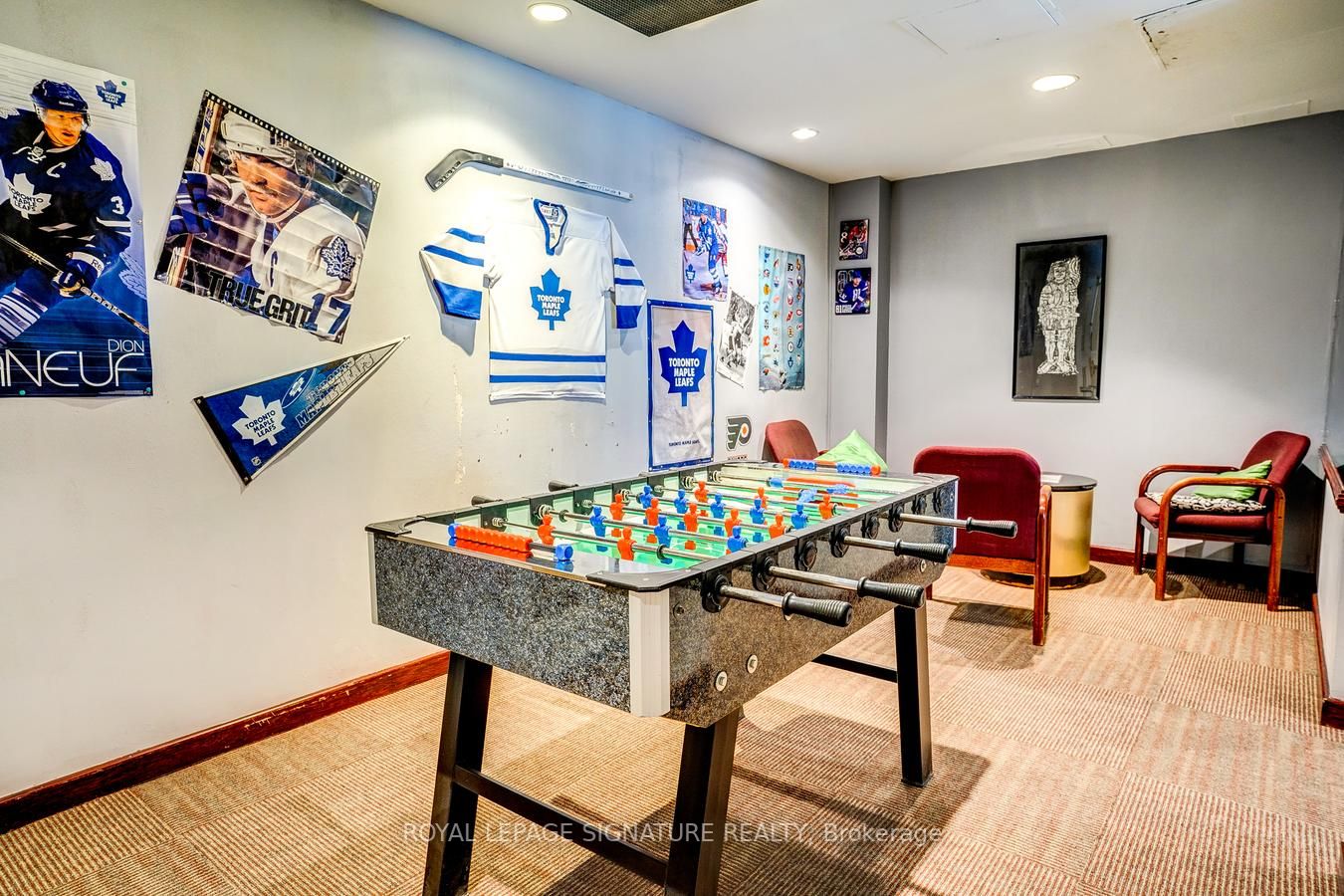 3233 Eglinton Avenue E #802