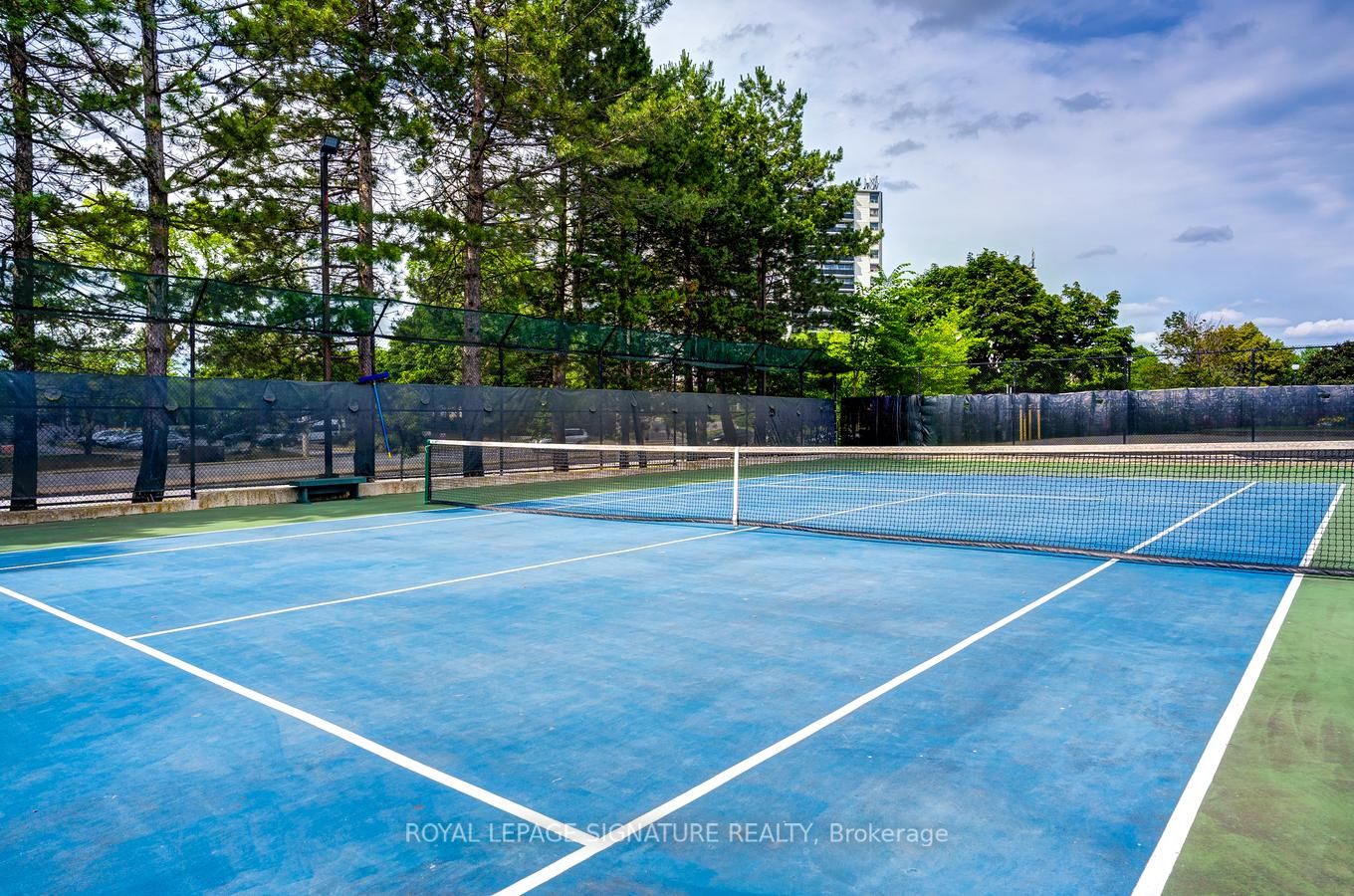 3233 Eglinton Avenue E #802