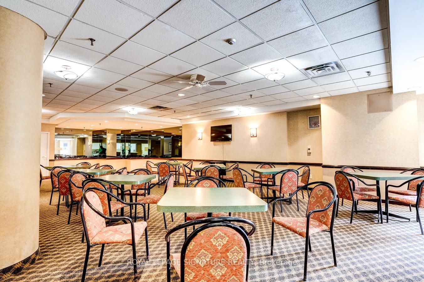 3233 Eglinton Avenue E #802