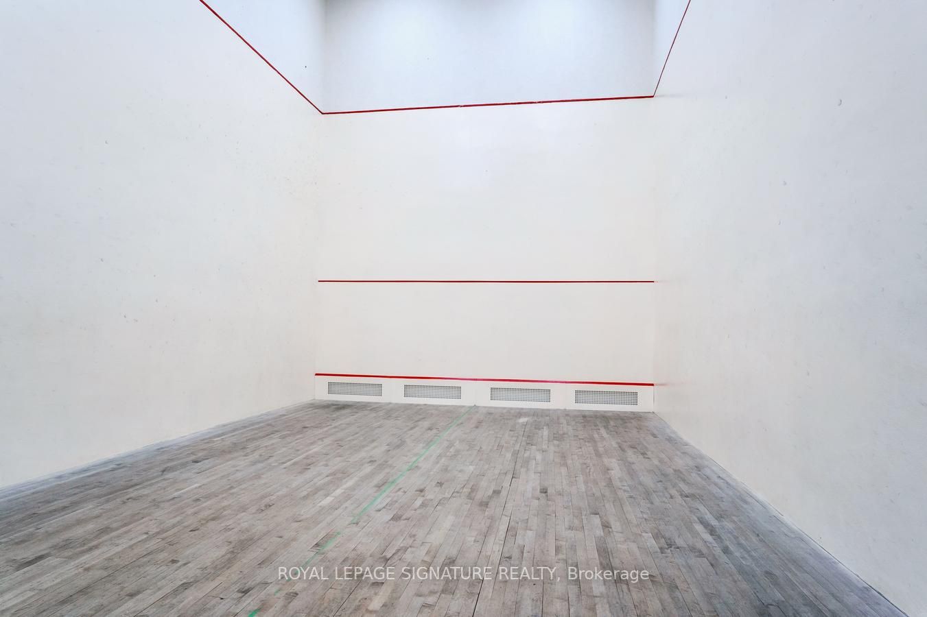 3233 Eglinton Avenue E #802